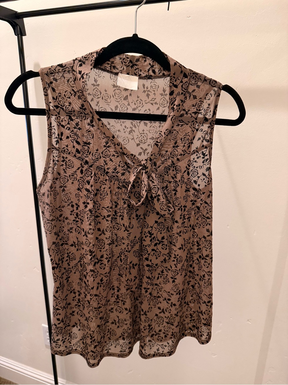 Sleeveless Tie-Neck Floral Blouse in Taupe and Black